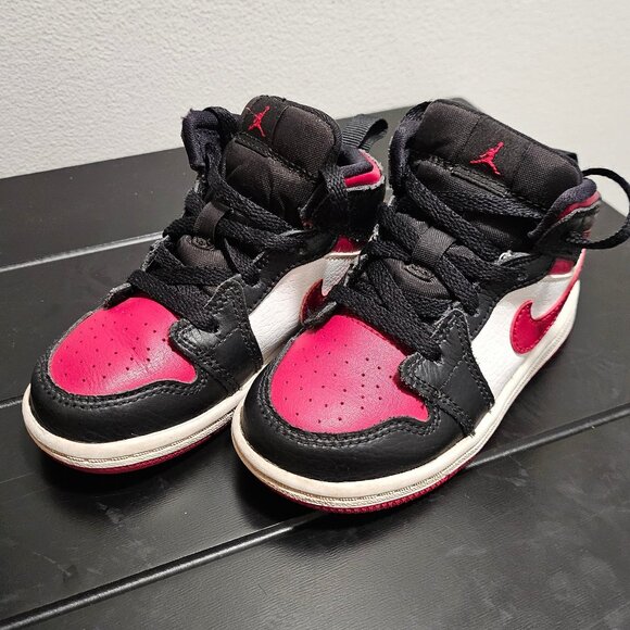 Toddler Nike Jordan Shoes - Picture 1 of 5